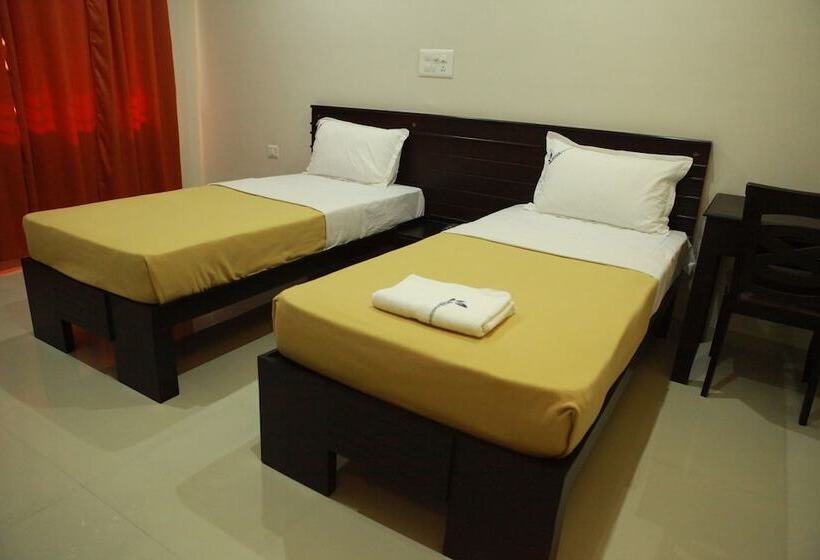 فندق Riva Residency