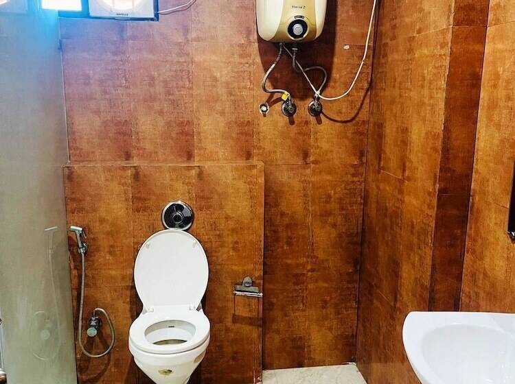 فندق Royal Amer City