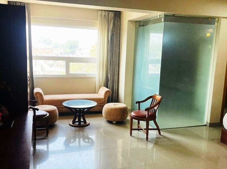 فندق Royal Amer City