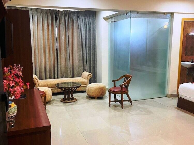 فندق Royal Amer City