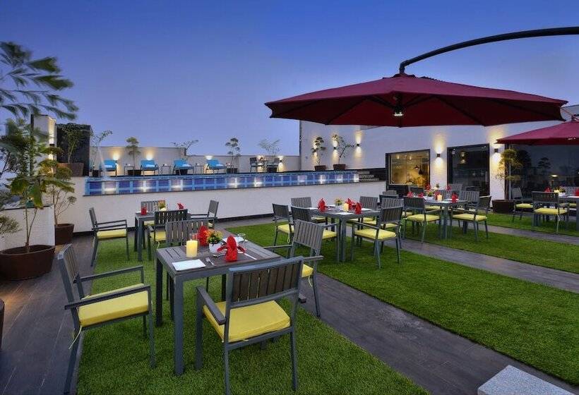 هتل Golden Tulip Agra