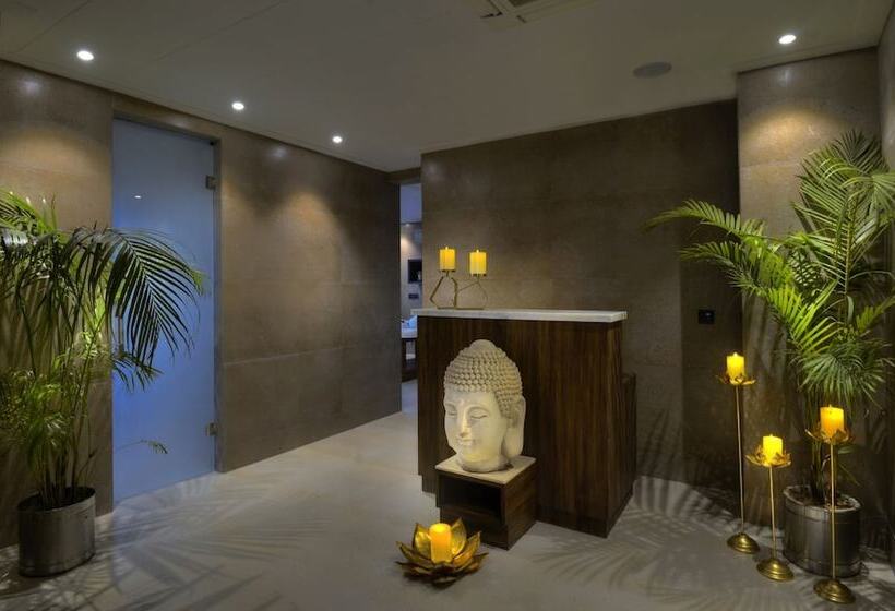 هتل Golden Tulip Agra