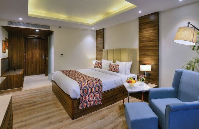 هتل Golden Tulip Agra