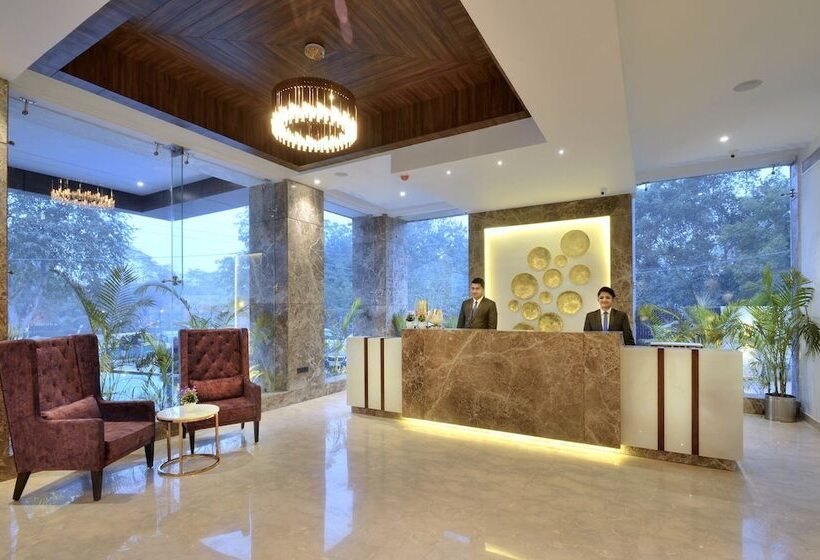 هتل Golden Tulip Agra