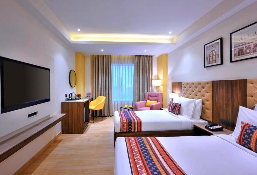 هتل Golden Tulip Agra