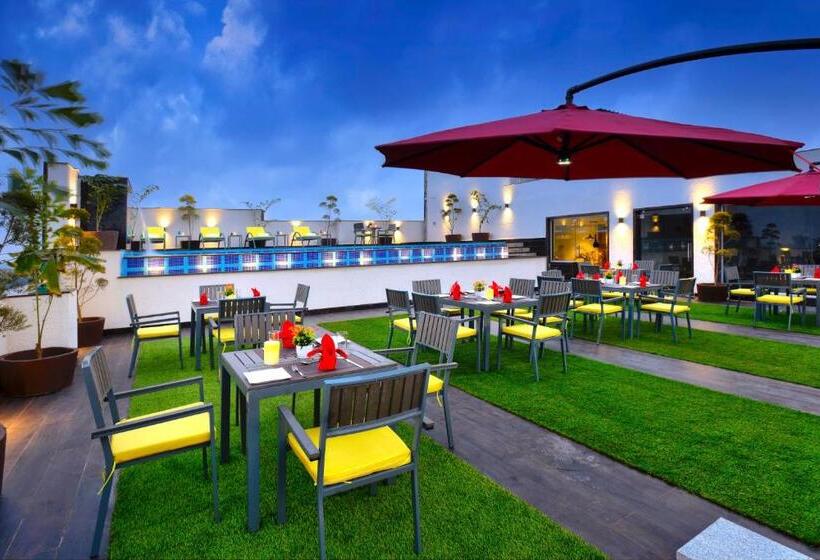 هتل Golden Tulip Agra