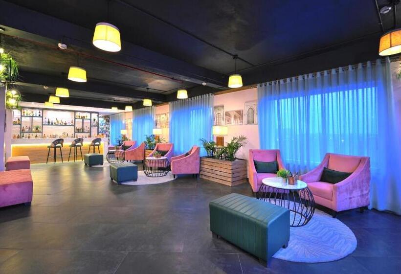 هتل Golden Tulip Agra