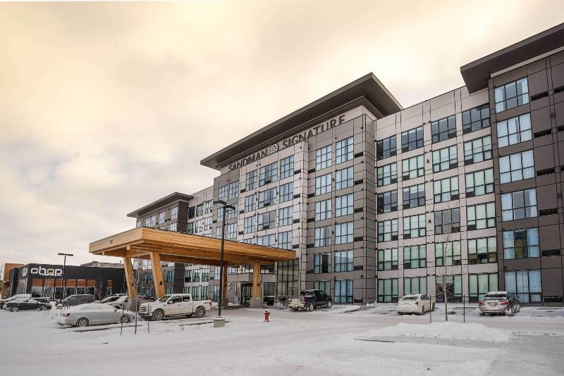 בית מלון כפרי Sandman Signature Sherwood Park