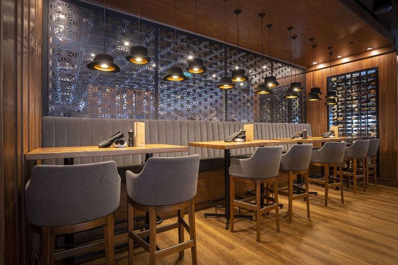 בית מלון כפרי Sandman Signature Sherwood Park