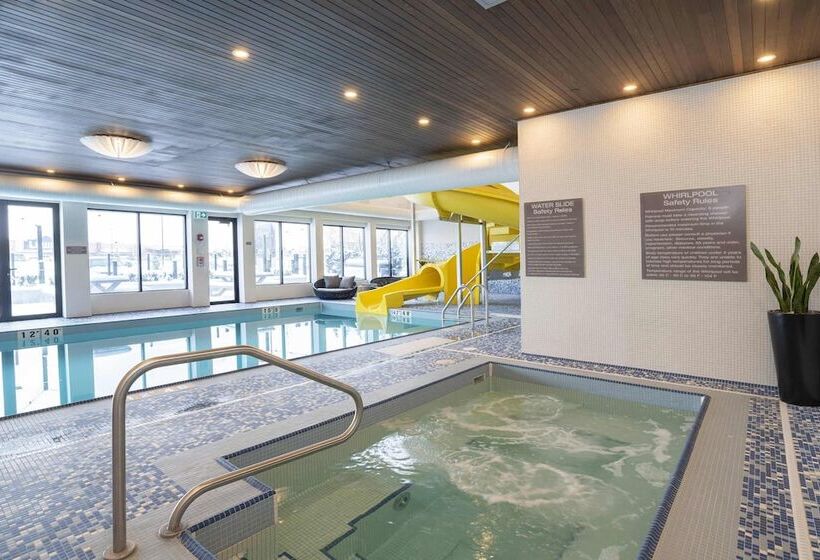 בית מלון כפרי Sandman Signature Sherwood Park