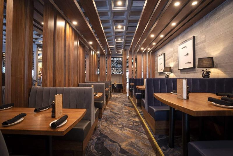 בית מלון כפרי Sandman Signature Sherwood Park