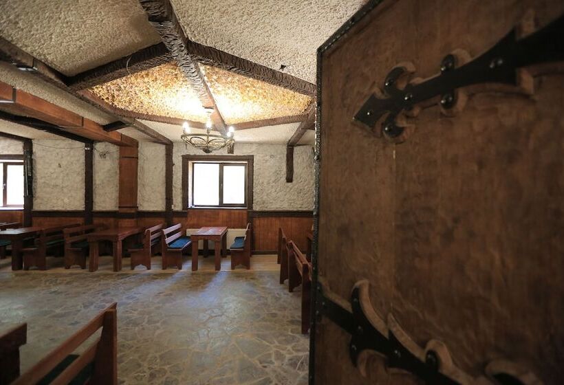 בית מלון כפרי Sirius Azau