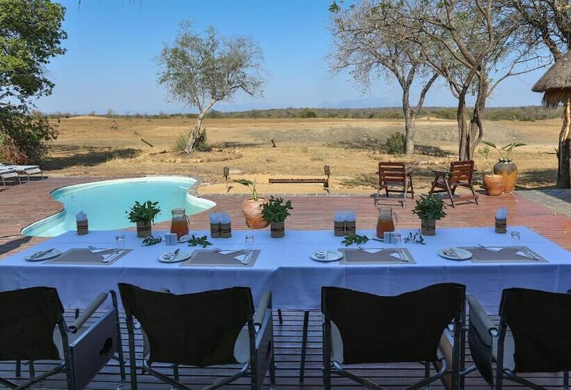 בית מלון כפרי Tangala Safari Camp