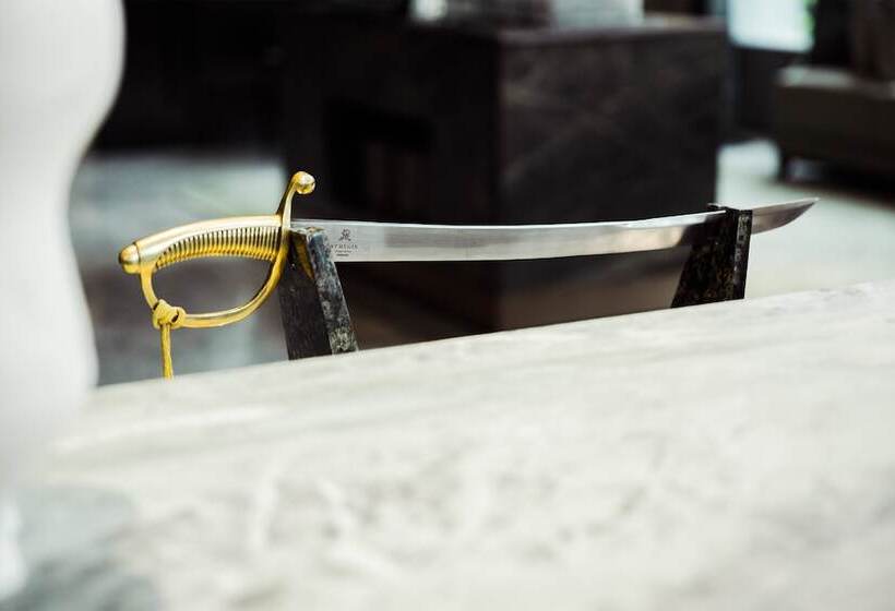 هتل The St. Regis Hong Kong