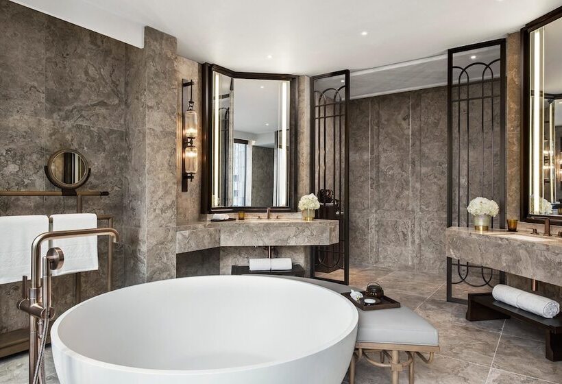 هتل The St. Regis Hong Kong