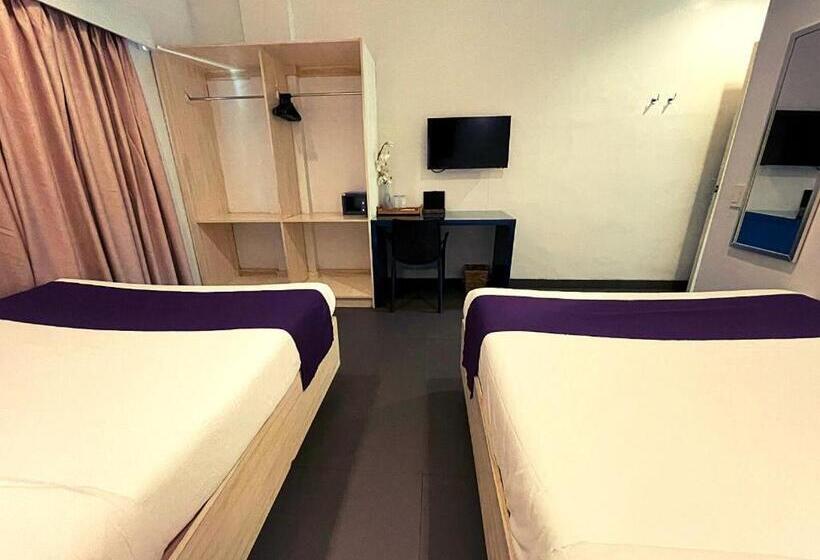 هتل Treetop Suites