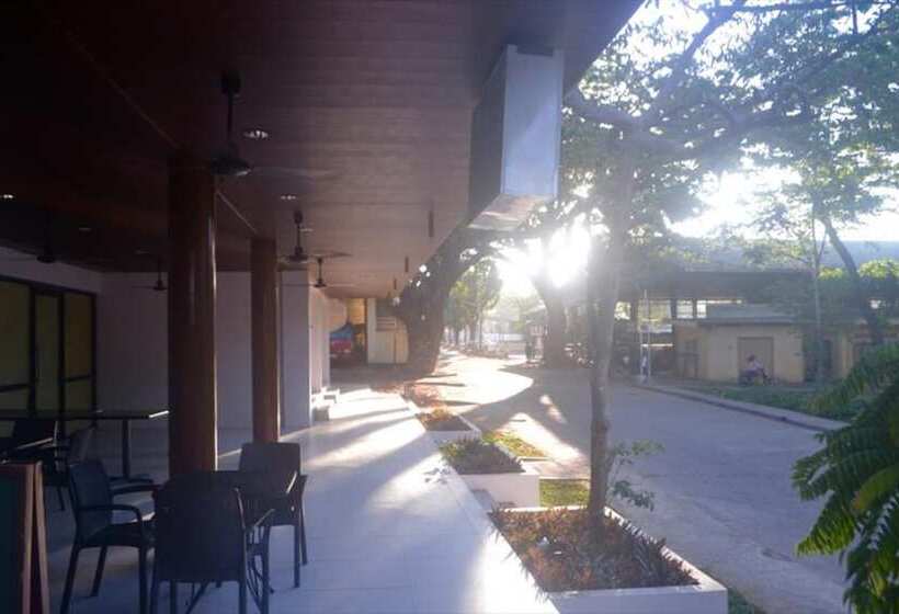 هتل Treetop Suites