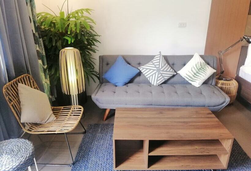 هتل Treetop Suites