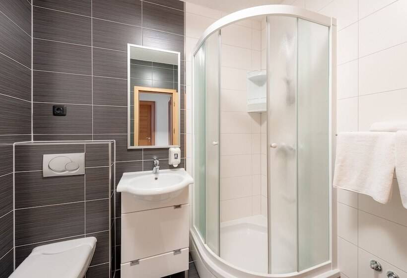 فندق Villa Tucepi Apartments