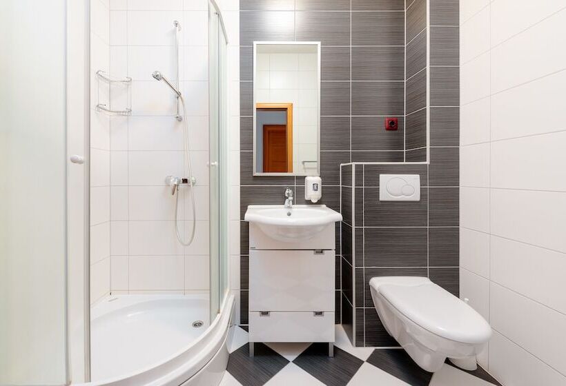 فندق Villa Tucepi Apartments