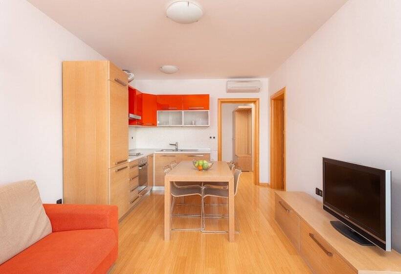 فندق Villa Tucepi Apartments