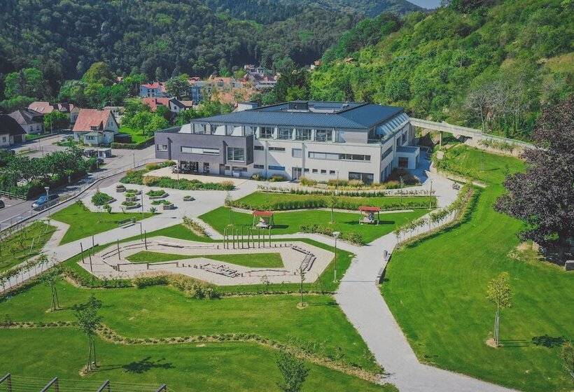 Nuhr Medical   Hotel & Restaurant