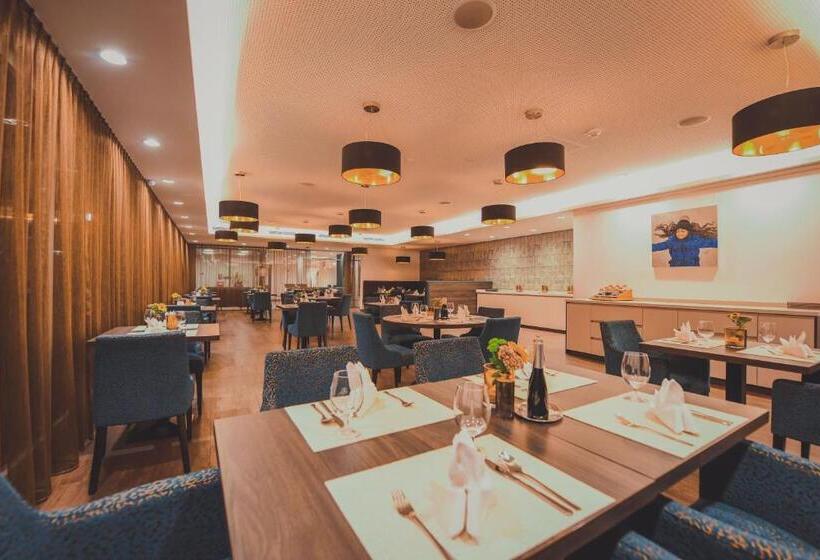 Nuhr Medical   Hotel & Restaurant