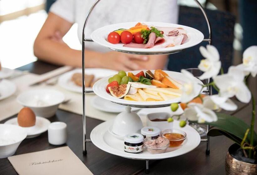 Nuhr Medical   Hotel & Restaurant