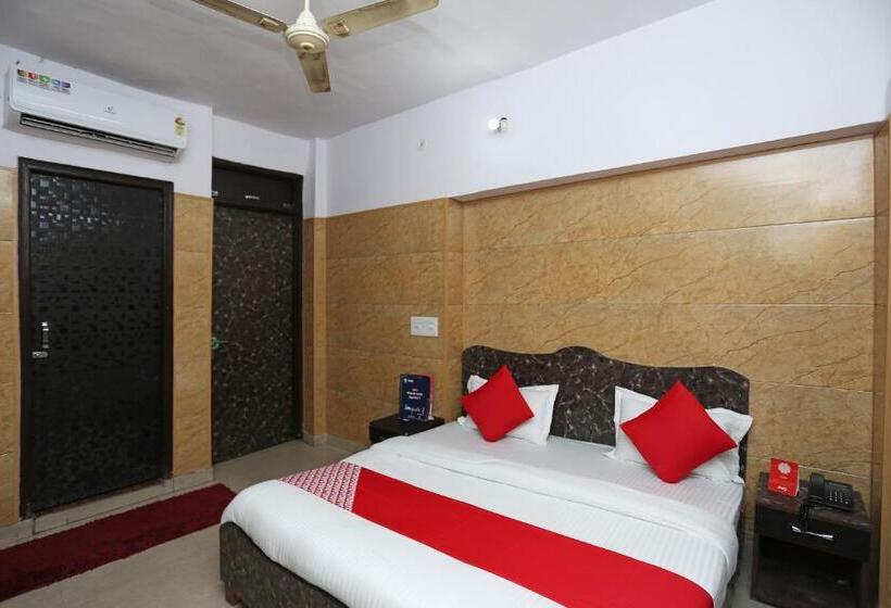 Oyo 18782 Hotel Mannat