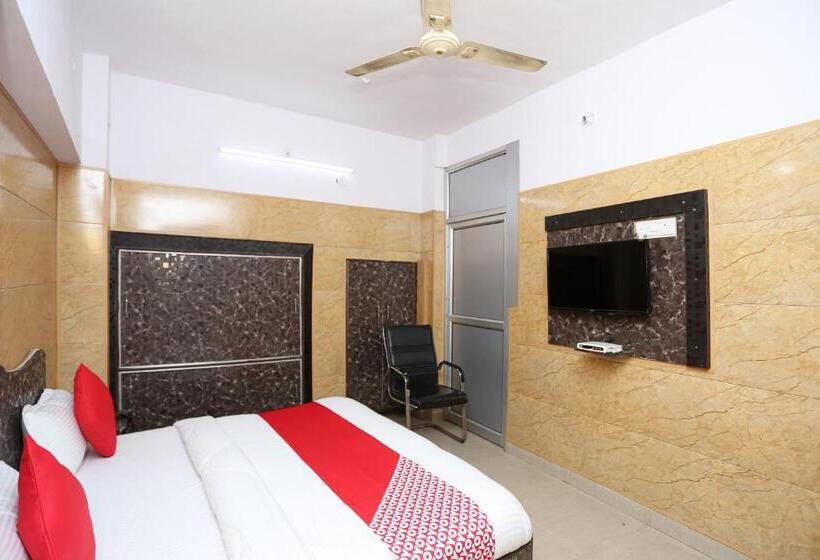 Oyo 18782 Hotel Mannat