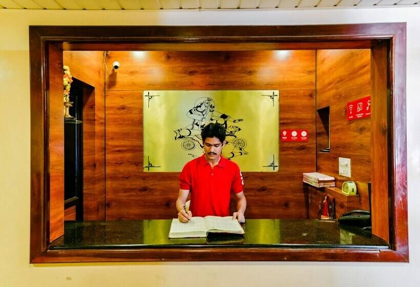 Oyo 23115 Hotel Saravana