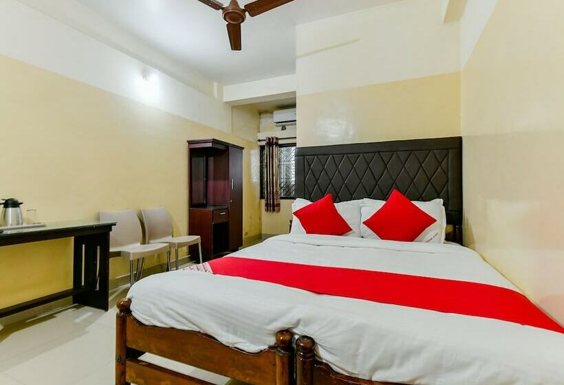 Oyo 23115 Hotel Saravana