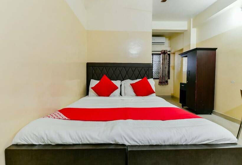 Oyo 23115 Hotel Saravana