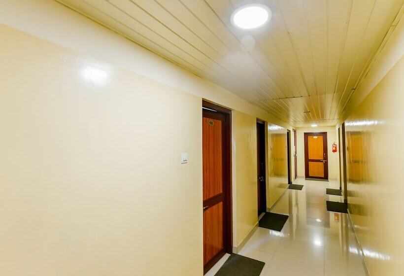 Oyo 23115 Hotel Saravana