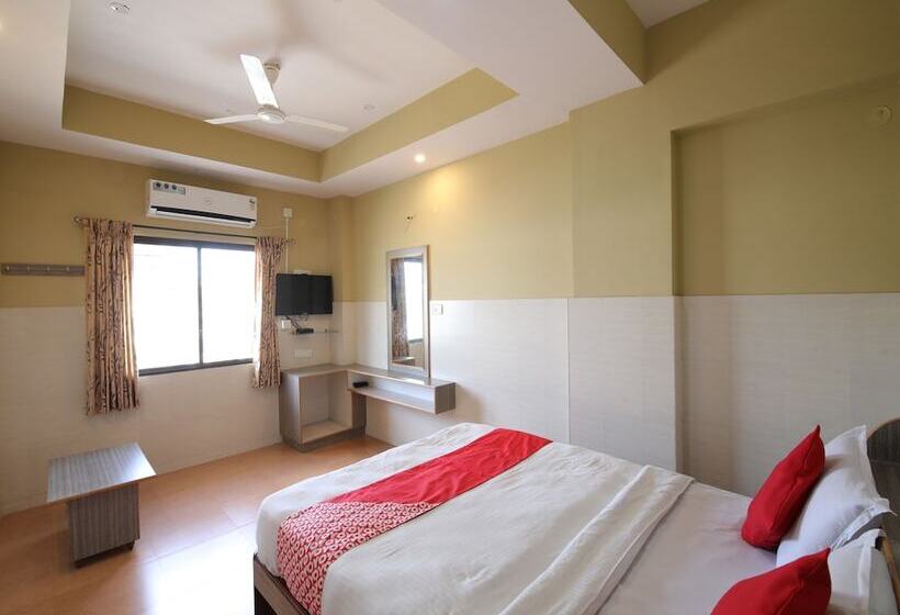 Oyo 23115 Hotel Saravana
