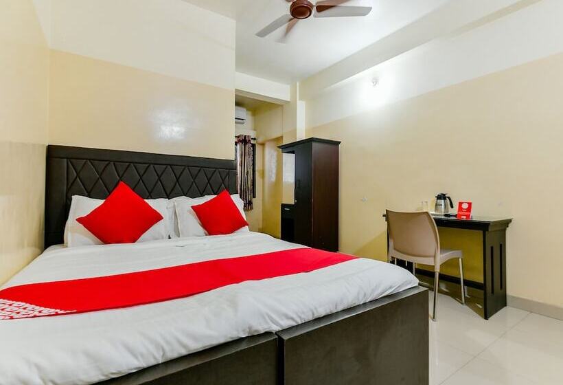 Oyo 23115 Hotel Saravana