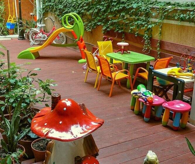 پانسیون Kamelot