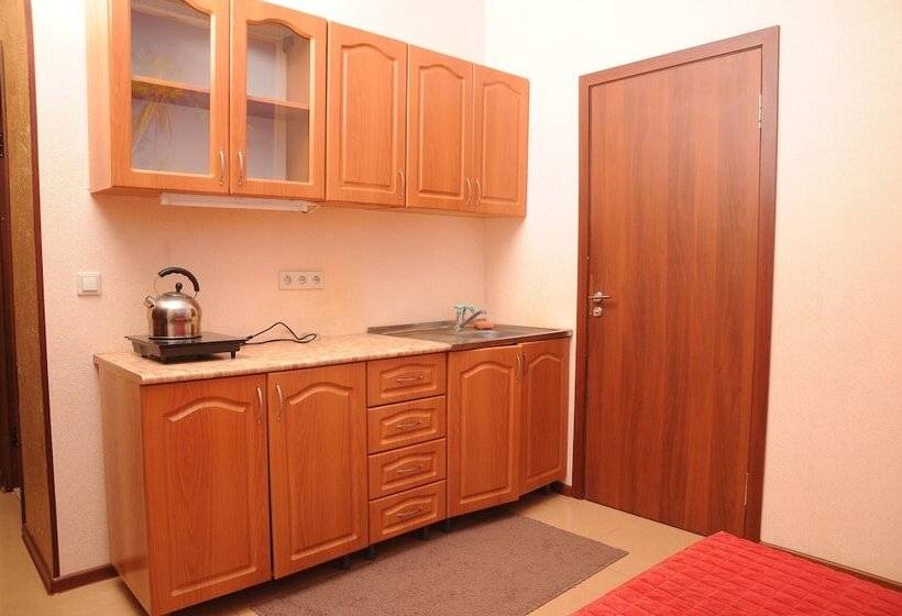 پانسیون Kamelot