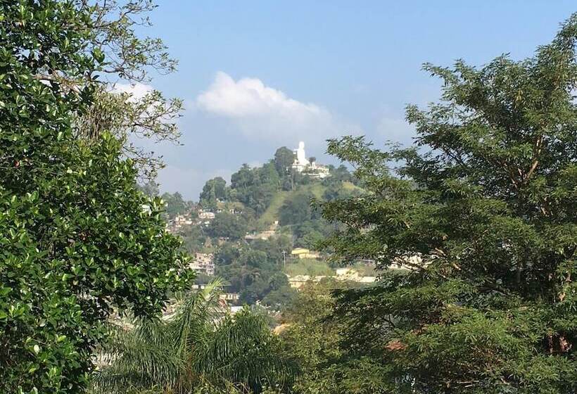 膳宿费 Lake Corner Inn