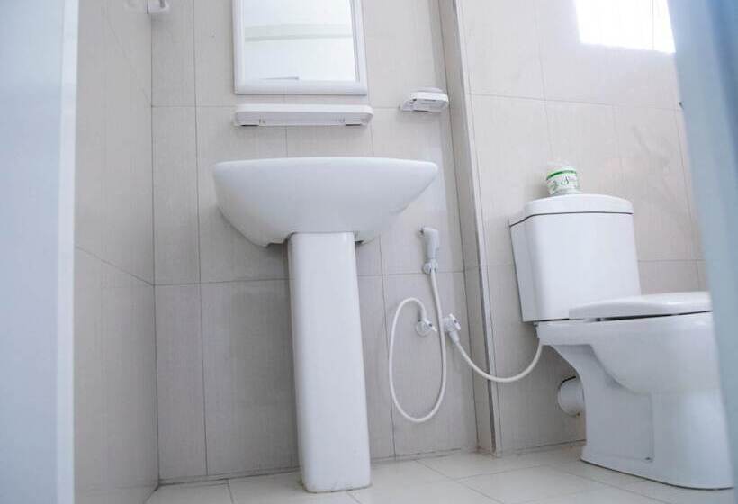 膳宿费 Lake Corner Inn