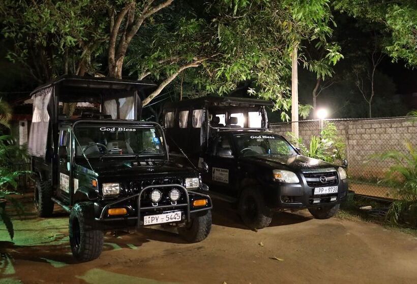 Pension Max Safari Villa