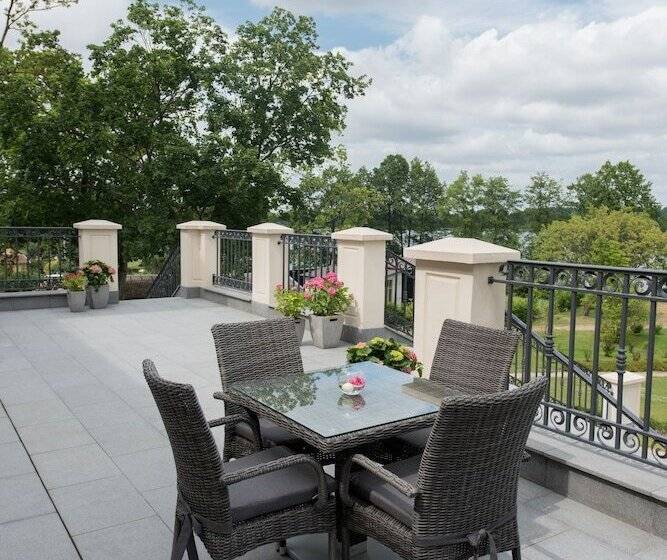 פנסיון Pałac Warlity