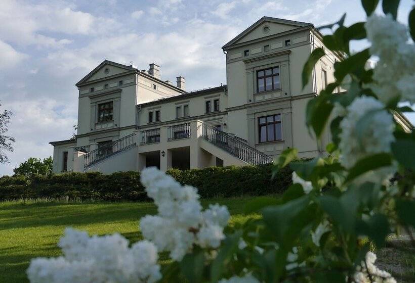 פנסיון Pałac Warlity