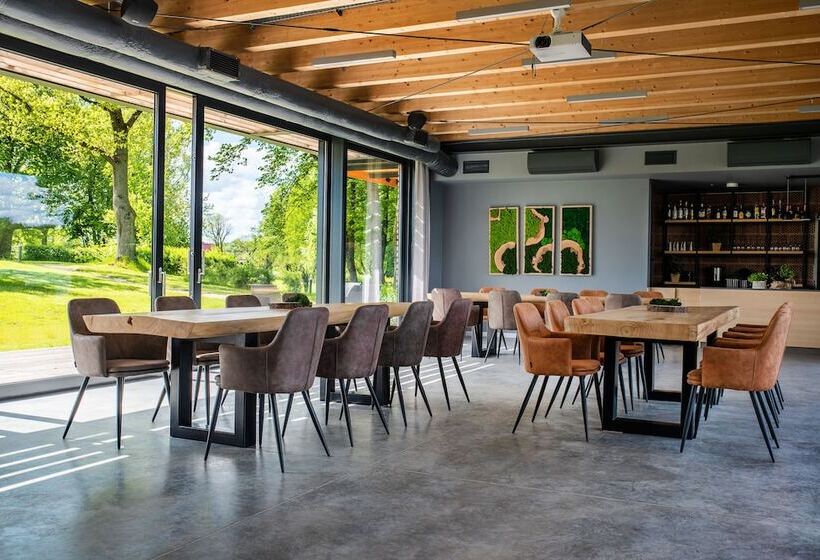 פנסיון Pałac Warlity