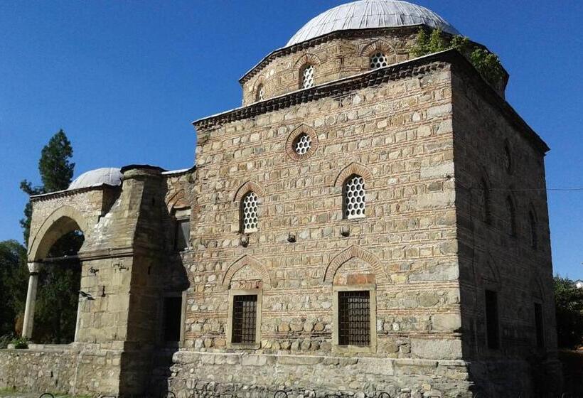 پانسیون Red House