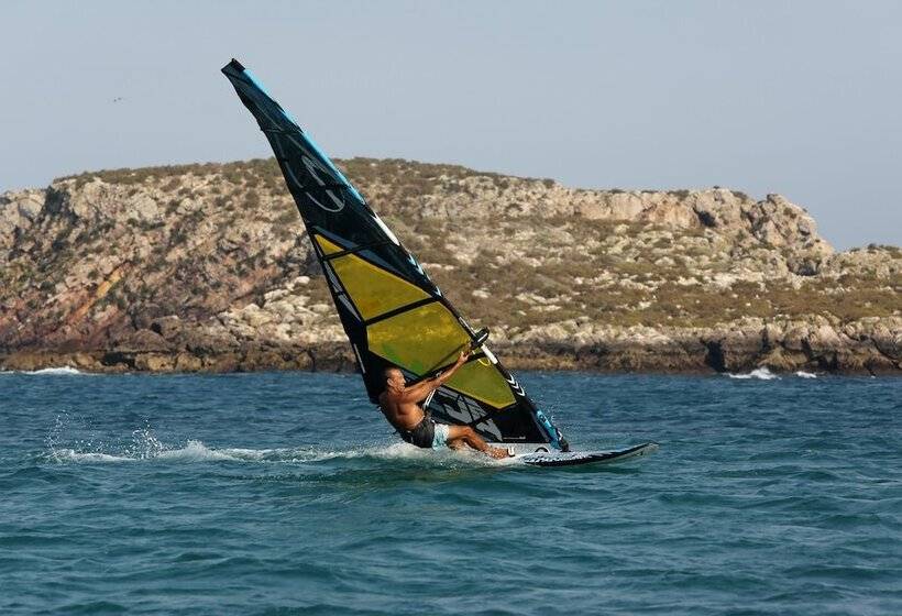 Sagres Sun Stay Surf Camp & Hostel