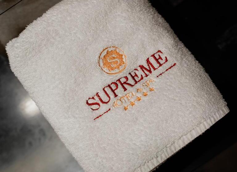 Отель Supreme
