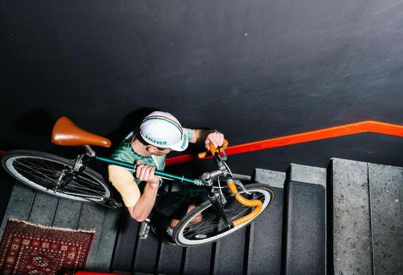 The Green Elephant Hostel & Spa