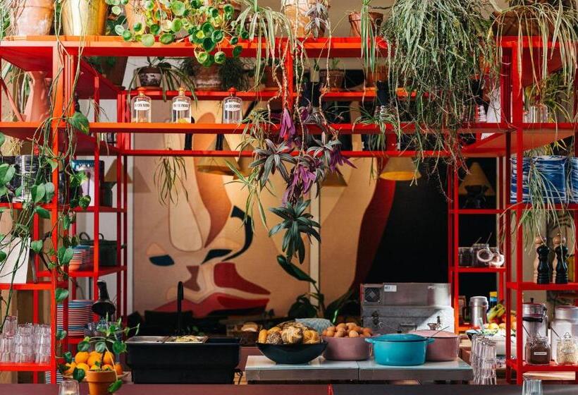 The Green Elephant Hostel & Spa