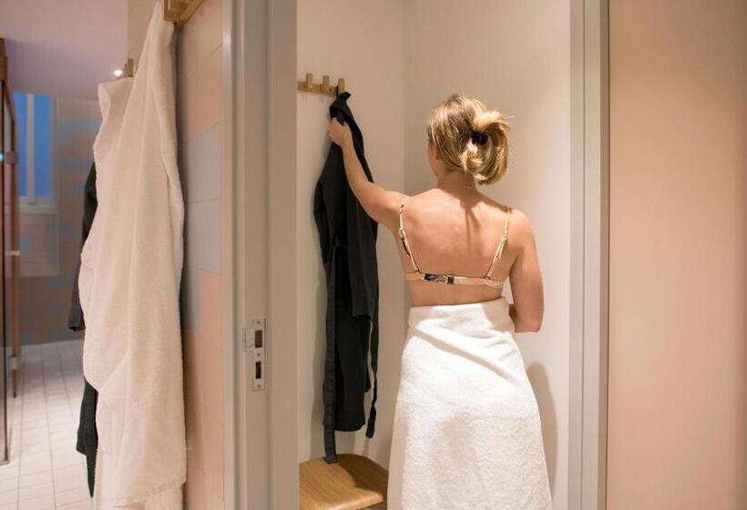 The Green Elephant Hostel & Spa